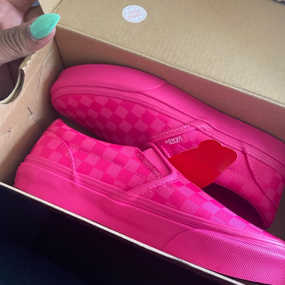 Brand new never worn !!